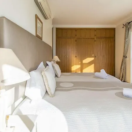 Deluxe Vilamoura Villa Oceanica 3 Bedrooms Great Pool Area Perfect For Families Villa Quarteira