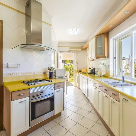 Deluxe Vilamoura Villa Oceanica 3 Bedrooms Great Pool Area Perfect For Families Villa Quarteira